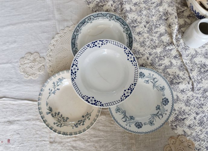 4 assiettes creuses vintage terre de fer bleue