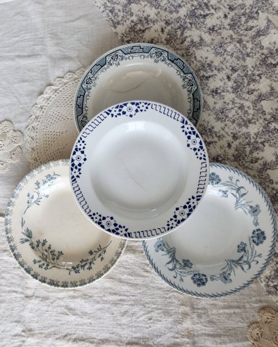 4 assiettes creuses vintage terre de fer bleue
