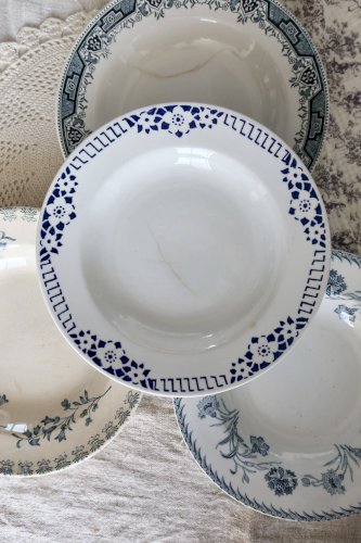 4 assiettes creuses vintage terre de fer bleue