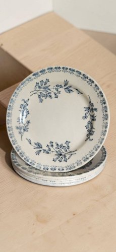 4 assiettes en faïence, Grigny — modèle  Muguet 