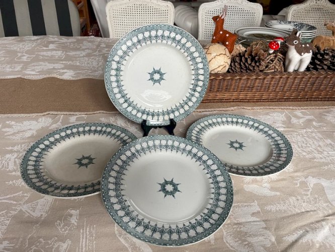 4 assiettes « Persan » Terre de Fer St-Amand