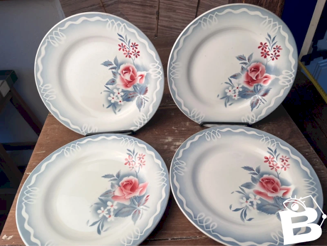 4 assiettes plates Digoin Sarreguemines modèle Olga