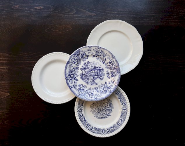 4 assiettes plates vintage dépareillées faïence bleue blanche - Lot Bristol