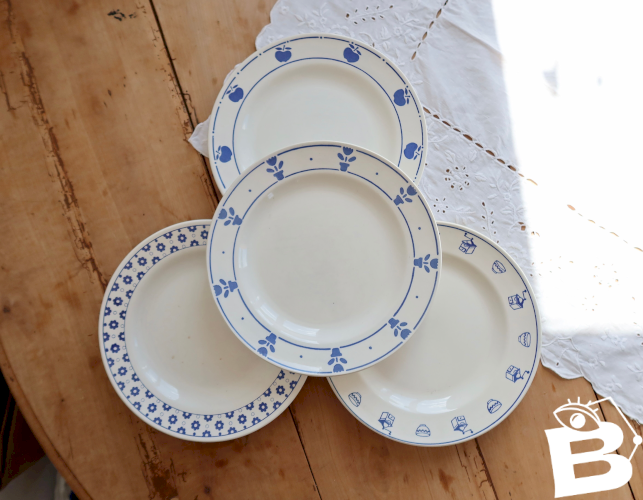 4 assiettes plates vintage  dépareillées - Lot Cutie II