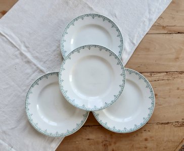 4 vintage ironstone plates from Saint-Amand – Model 4004