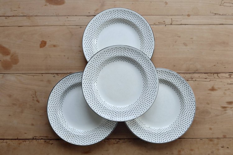 4 assiettes plates vintage faïence de Gien – Motif pois noirs
