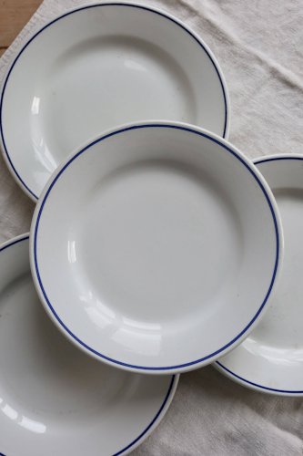 4 assiettes plates vintage Pyroblan Sarreguemines – Liseré bleu style bistr