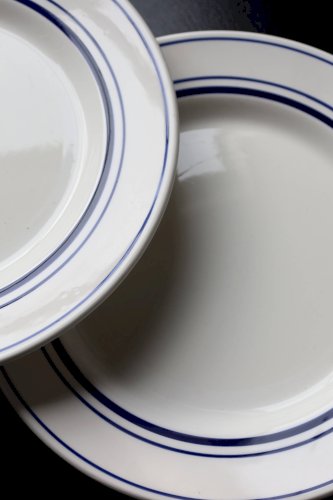 4 assiettes plates vintage style bistrot porcelaine bleue blanche