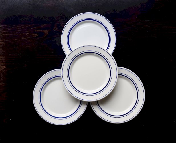 4 assiettes plates vintage style bistrot porcelaine bleue blanche