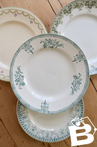 4 assiettes plates vintage terre de fer dépareillées - Tons verts