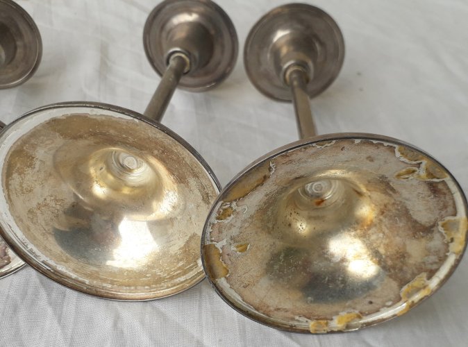 4 bougeoirs en métal