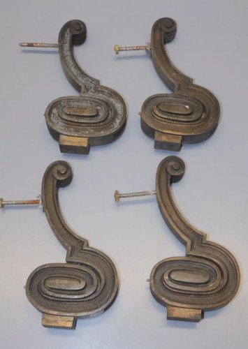 -4 BRONZES ANCIENS PIEDS DE PENDULE OU AUTRE BRONZE PLEIN COLLECTION DECO    D