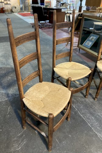 4 chaises paillées modernistes 