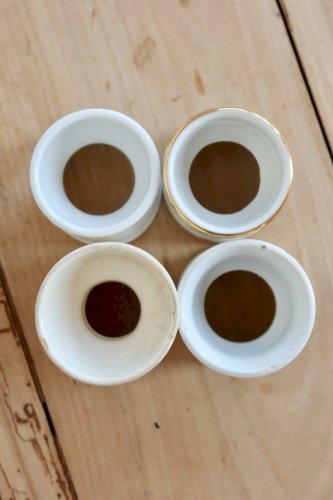 4 coquetiers diabolo vintage dépareillées faïence