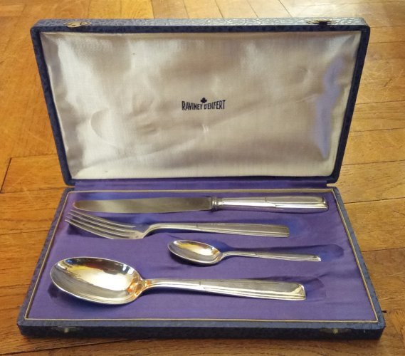 4 Couverts cuillère fourchette couteau Ravinet D Enfert Nicole Modèle Navarre