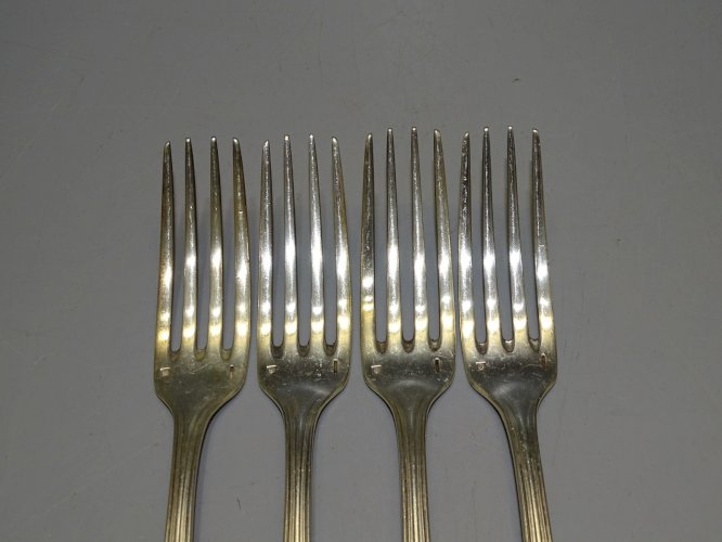 -4 FOURCHETTES METAL ARGENTE CHRISTOFLE COLLECTION REASSORT  ART de la TABLE   D