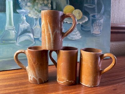 4 grands mugs en grès vintage