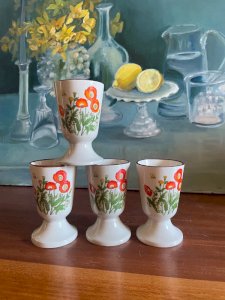 4 vintage poppy mugs Korea