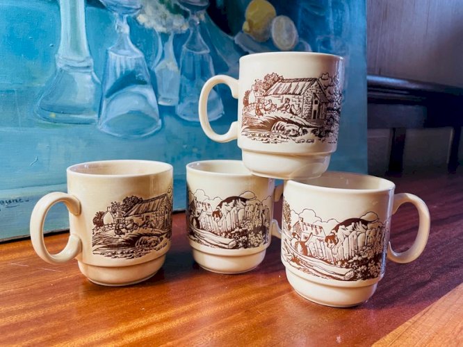 4 mugs Kilnkraft England poules coqs & chiens