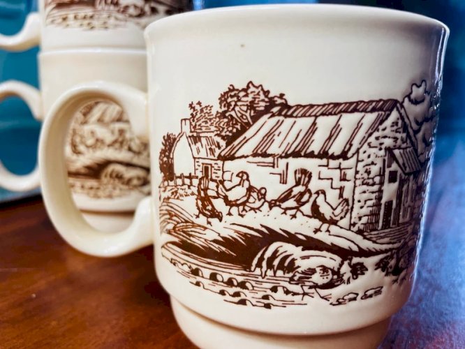 4 mugs Kilnkraft England poules coqs & chiens