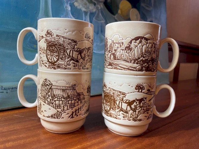 4 mugs vintage England