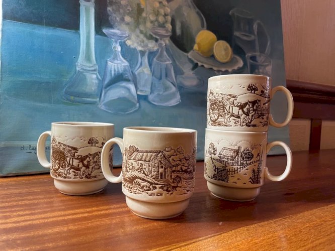 4 mugs vintage England