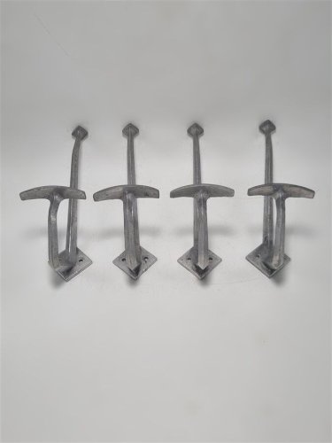 4 patères en aluminium