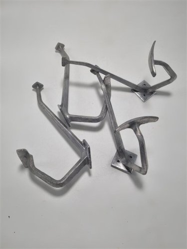 4 patères en aluminium