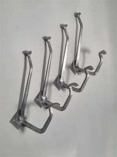 4 patères en aluminium