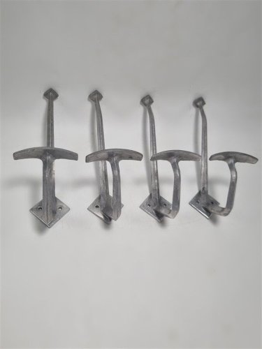 4 patères en aluminium