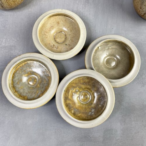4 petits pots couverts Vierzon signé DENBAC condiments épices etc.