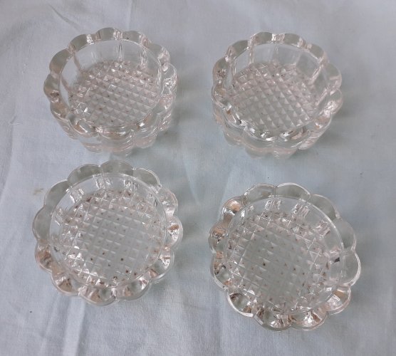 4 pieds de piano en verre