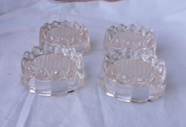 4 pieds de piano en verre