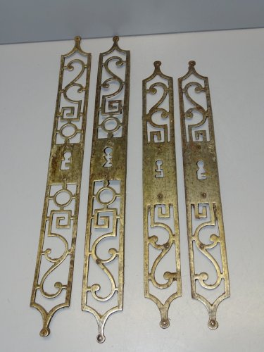 -4 SUPERBES FERRURES DE MEUBLE FER FORGE XVIIIe ENTREES de SERRURES BUFFET    D