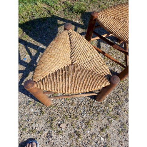 4 Tabourets bois et paille Tripodes Triangle vintage Perriand Circa 1950