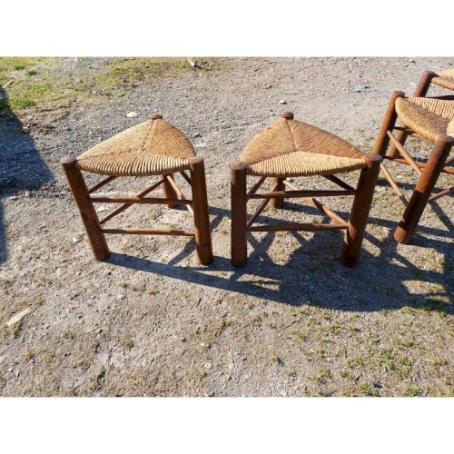 4 Tabourets bois et paille Tripodes Triangle vintage Perriand Circa 1950