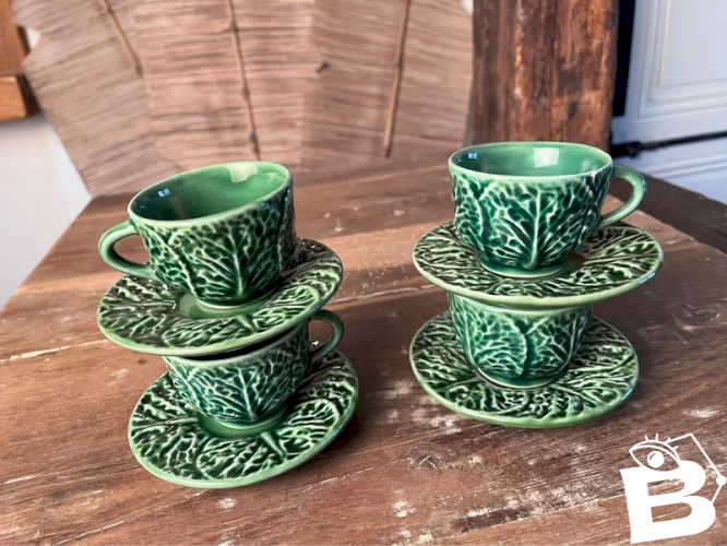 4 tasses à café en barbotine portugaise