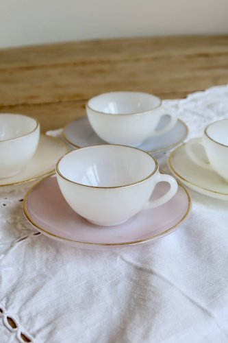 4 tasses à café vintage Arcopal Arlequin - Années 60 – Pastel et liseré dor