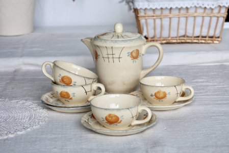 4 tasses à café vintage faïence ivoire et sous-tasses - Motif fleuri
