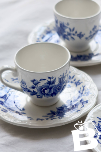 4 tasses anciennes en faïence Sarreguemines bleue et blanche - Soucoupes as
