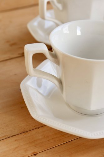 4 tasses et sous-tasses vintage Johnson Brothers motif Perle