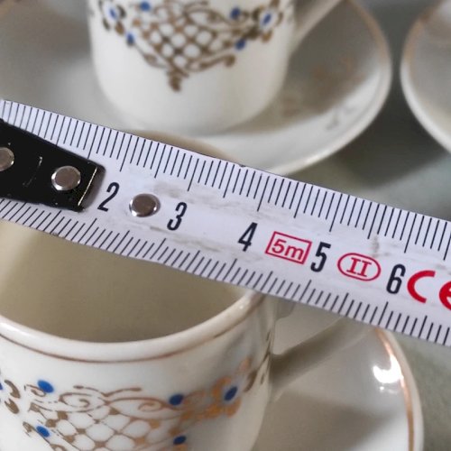 4 tasses tasses à café de dînette ancienne en porcelaine