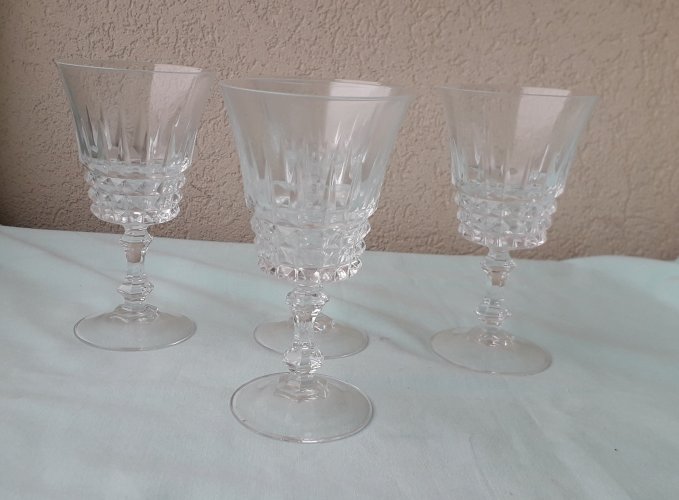 4 verres à pied en cristal