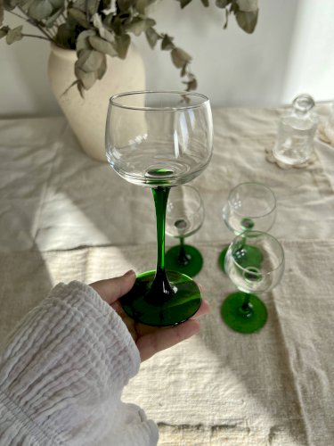 4 verres à vin vintage pied tulipe vert