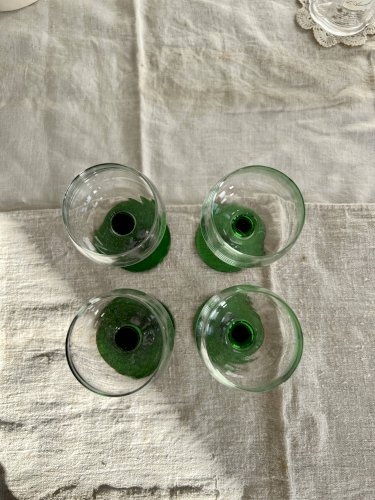4 verres à vin vintage pied tulipe vert