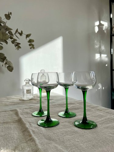 4 verres à vin vintage pied tulipe vert