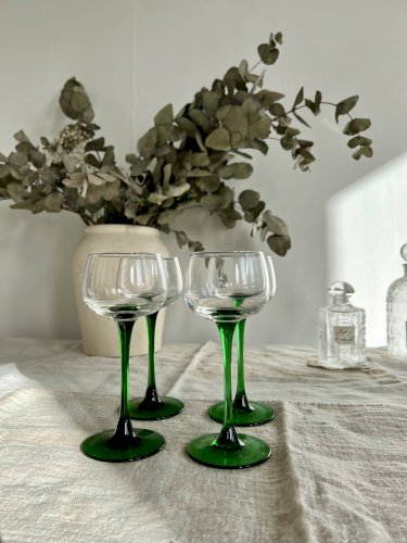 4 verres à vin vintage pied tulipe vert