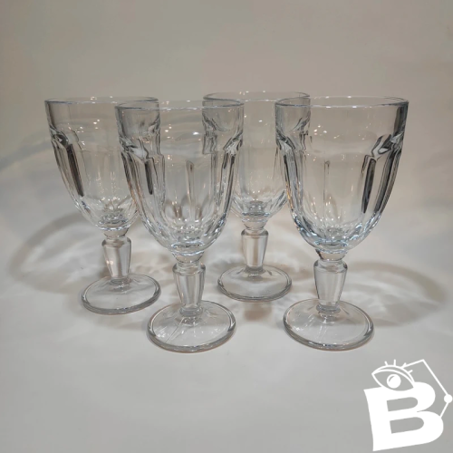 4 verres à vin