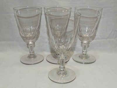 - 4 LOUIS PHILIPPE GLASSES IN LOW BLOWN GLASS CUP CUTS DISPLAY COLLECTION D