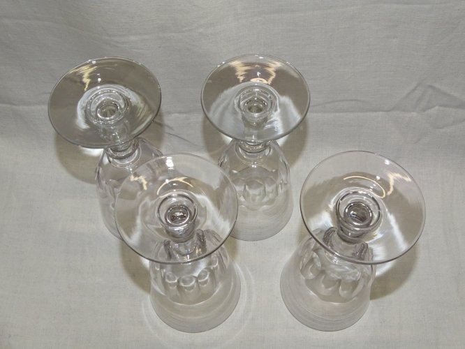 -4 VERRES LOUIS PHILIPPE EN VERRE SOUFFLE BAS PANS COUPES COLLECTION VITRINE   D